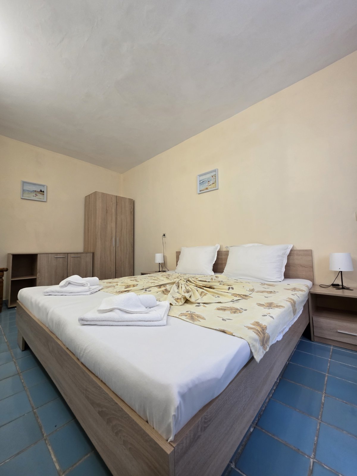 King bedroom at Bendida